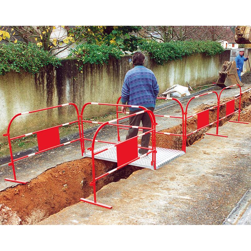 Site safety barrier – steel - site image